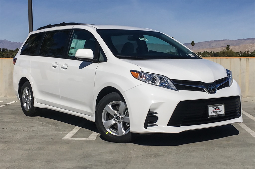 New 2018 Toyota Sienna Le 4d Passenger Van In Cathedral City #237109 