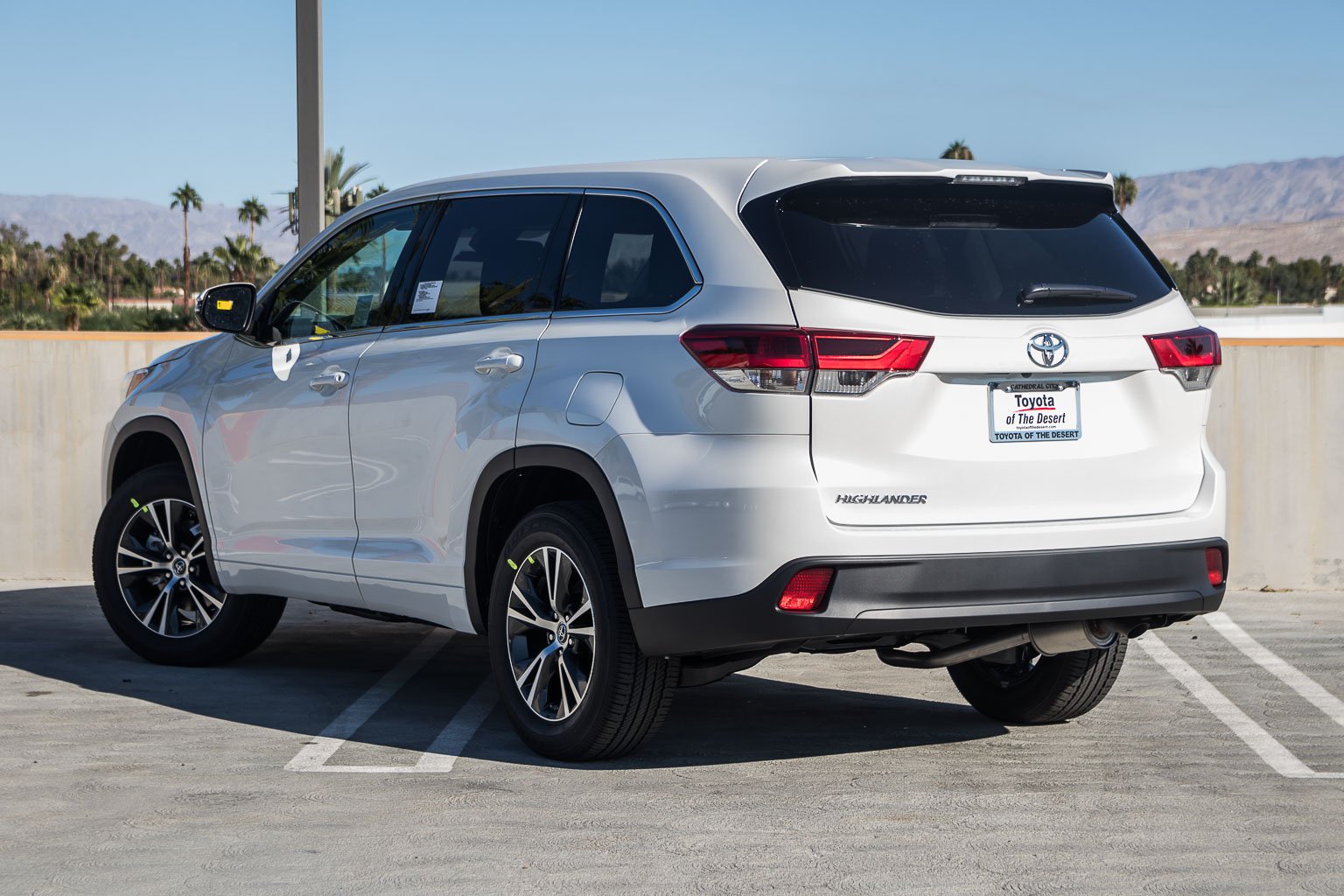 New 2019 Toyota Highlander LE Sport Utility in Cathedral City 238712 