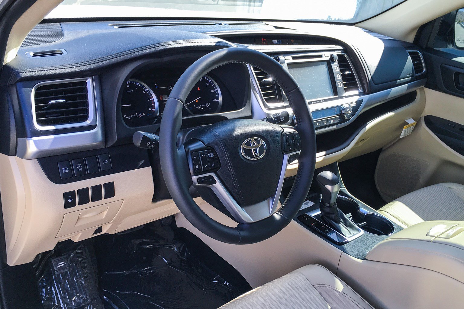 New 2019 Toyota Highlander LE Plus Sport Utility in Cathedral City ...