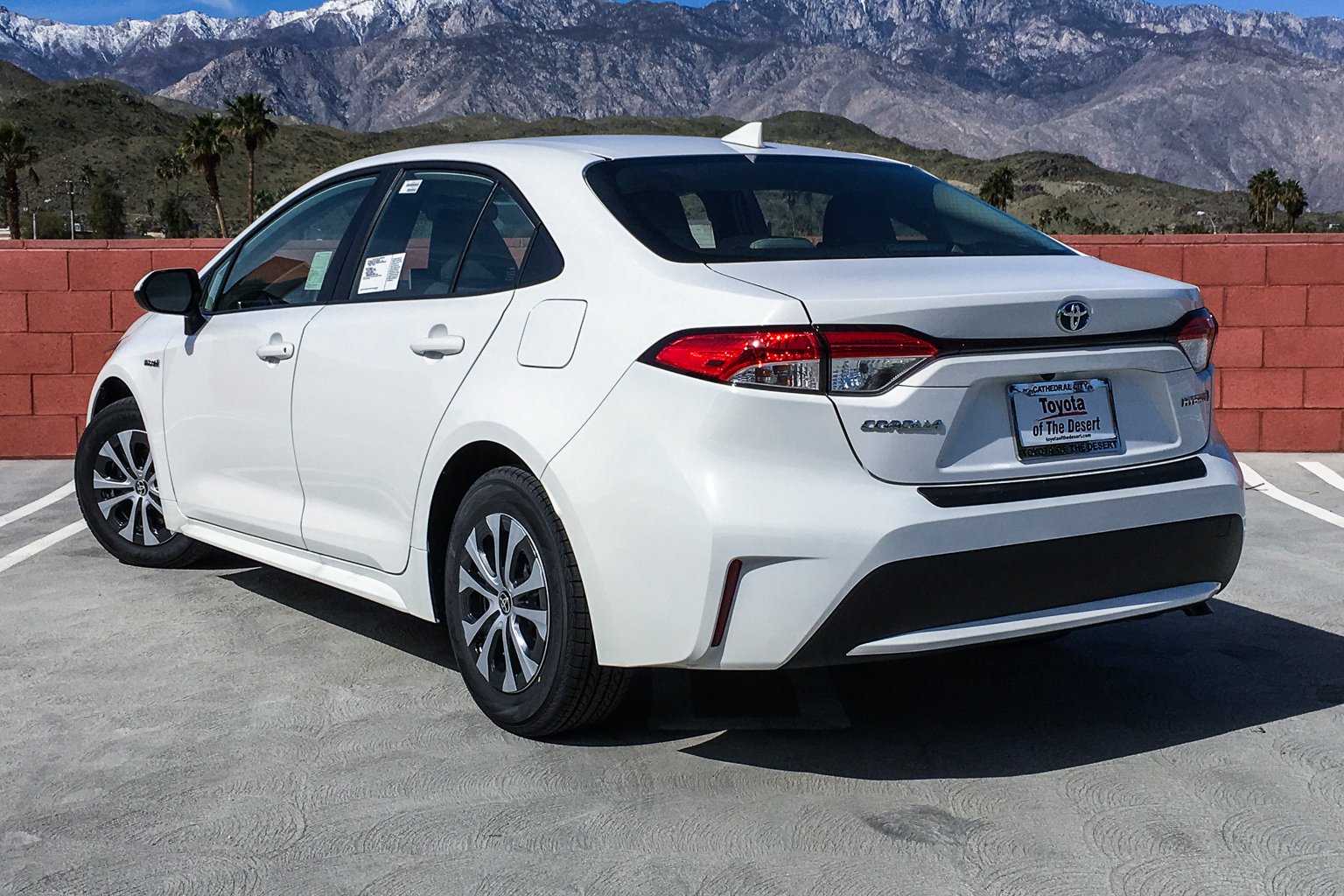 New 2020 Toyota Corolla Hybrid LE 4dr Car in Cathedral