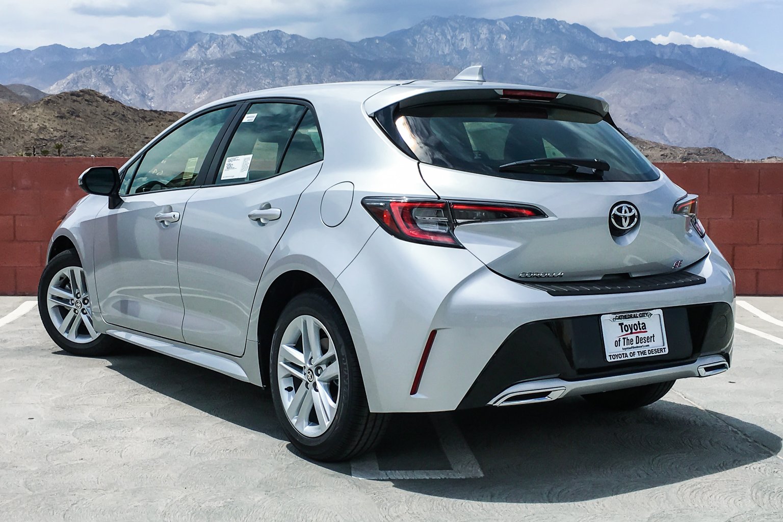 New 2019 Toyota Corolla Hatchback SE Hatchback in Cathedral City ...